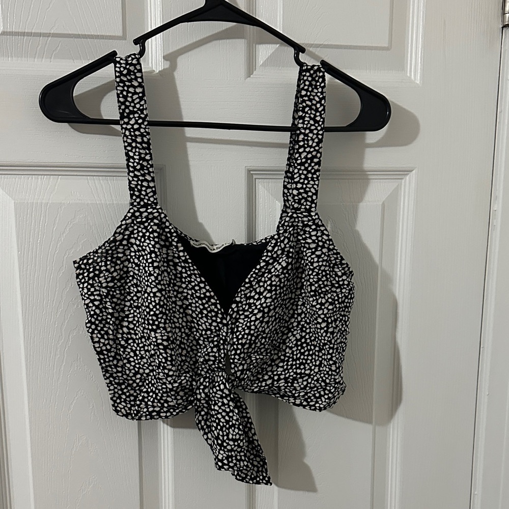 Abercrombie Women’s Black & White Tie-Front Cropped Tank Top
